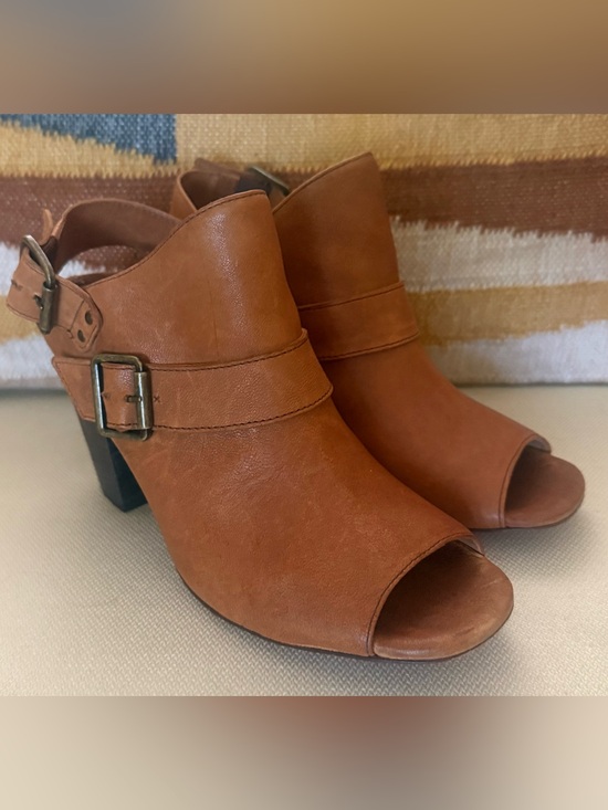 H.S. Trask Shoes - HS Trask Miriam Washed Sheepskin Leather Peep Toe Slingback Heels Sz 8M